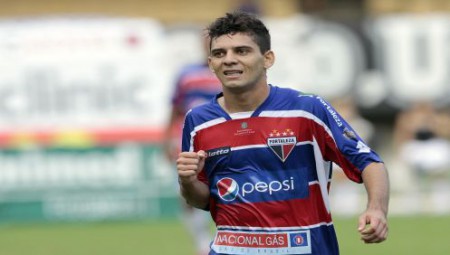 Fortaleza acerta empréstimos e saídas de jogadores do elenco
