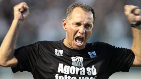 Ceará vence, rebaixa o lanterna Itapipoca e segue líder do Campeonato Cearense