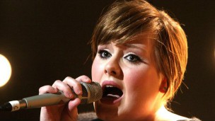 Adele e Daniel Radcliffe encabeçam lista de artistas mais ricos na Grã Bretanha