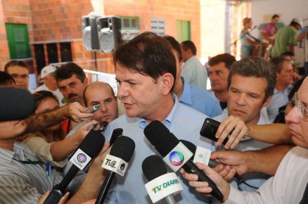 Cid fala em dificuldade e vai conversar com PSB