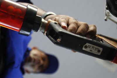 Preço da gasolina pode aumentar em Fortaleza mesmo com isenção de impostos