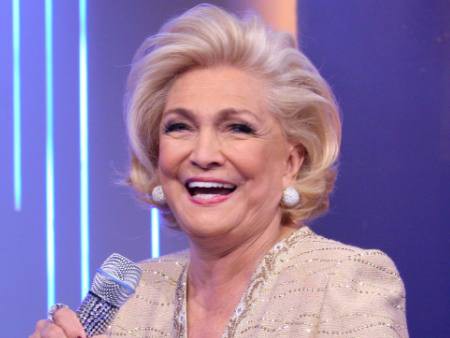 Apresentadora Hebe Camargo é internada em hospital de São Paulo