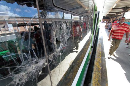 Custo para reparação de vandalismo no VLT é de R$ 300 mil
