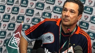 Apresentado no Fluminense, Luxemburgo diz: 'Sou flamenguista, mas quero dar porrada neles'