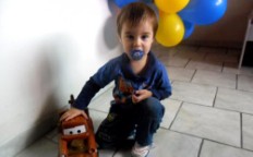 Hora de matricular na primeira escolinha