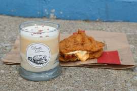 Empresa cria vela perfumada para casa com aroma de frango frito e bacon